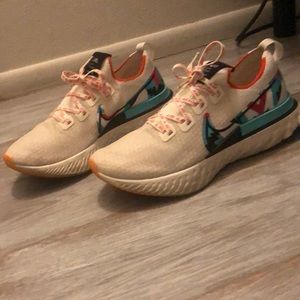 Nike Infinity React Mens Size 10 Multi Color White, Orange, Black, Red & Blue